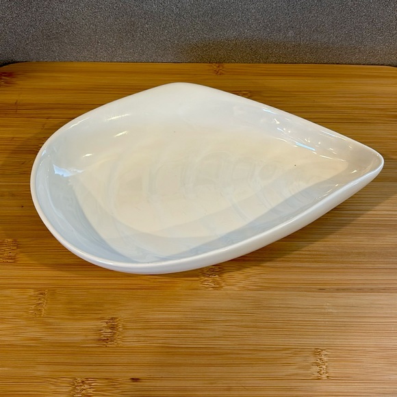 Antica Fornace White Oyster Dish - Picture 1 of 2